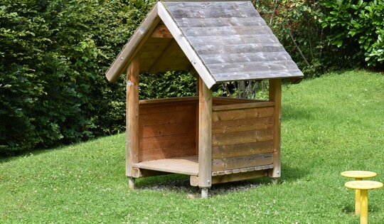 BS.010 Spielhaus O13111.JPG