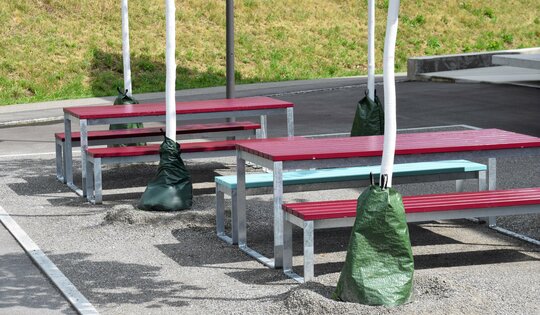 BT.160.T.C und .H.C Tisch Hockerbank Quo O12567 (2)_2.JPG