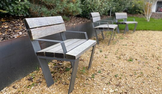 BT.040.BA1.C Stuhl Primo mit Armlehne anthrazit un O11387_1.JPG