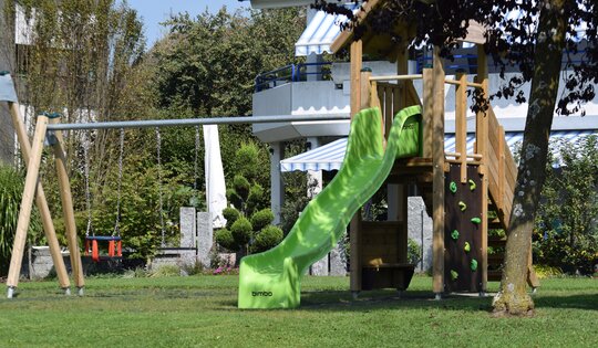 BS.060.2 Kletterturm 1 mit 2er Schaukel Spezial O12110_1.JPG
